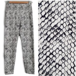 Balance Collection Small White Snake-Skin Design Legging Small